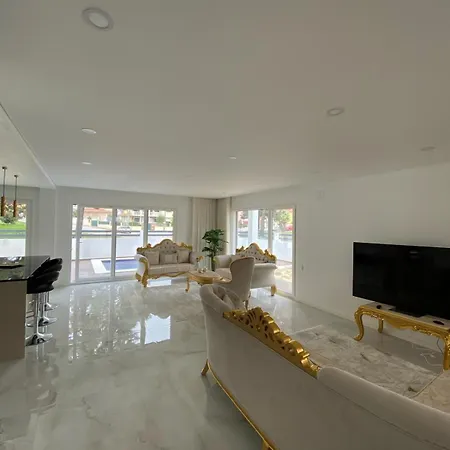 Luxury Surrounded By Nature And Villa *