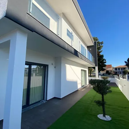 Вилла Luxury Surrounded By Nature And Амора